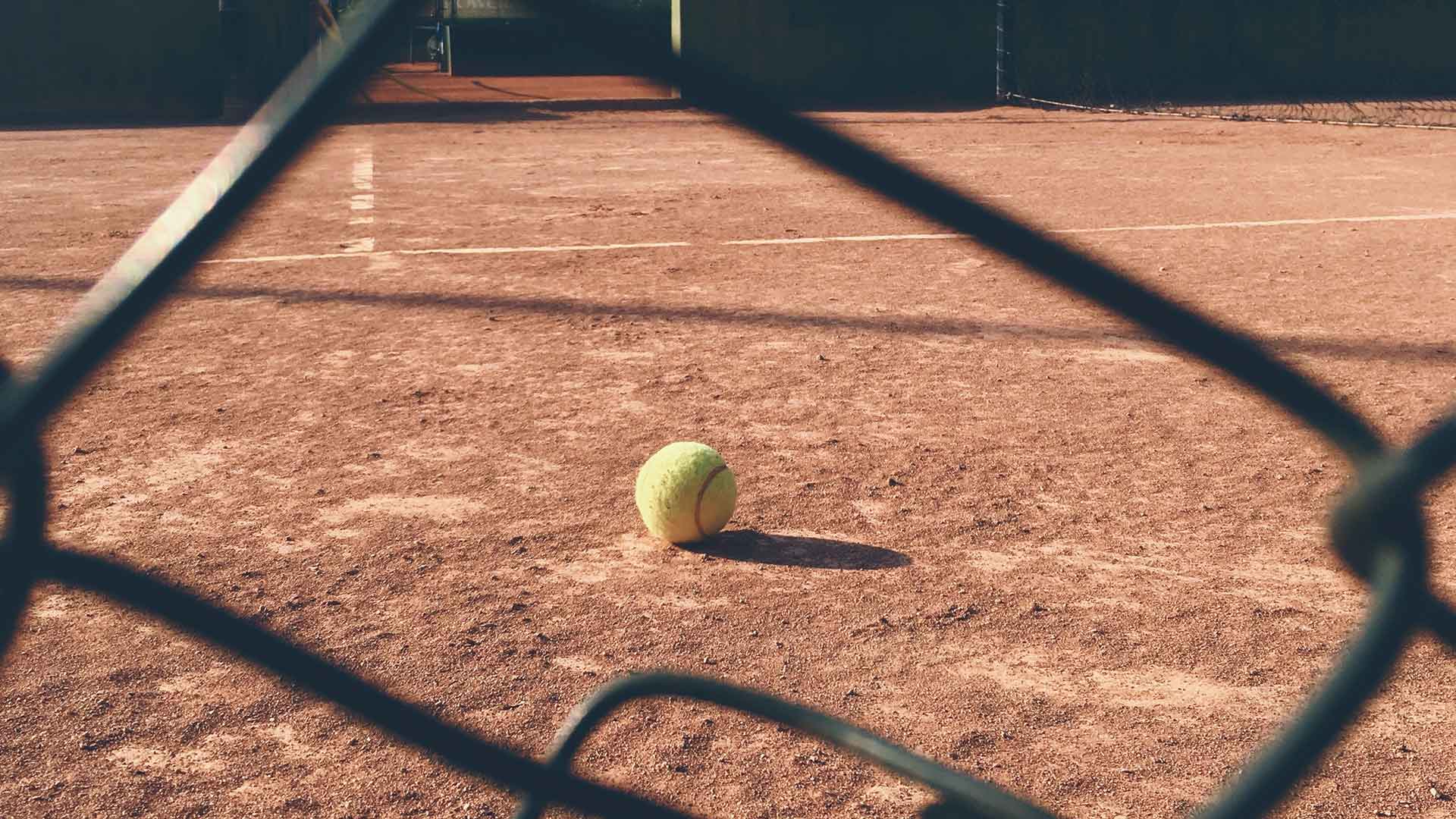 Balles de Tennis en gros pour clubs & écoles